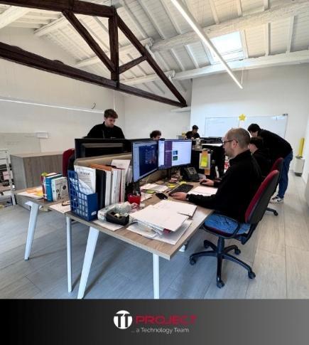 Il team di progettisti Project al lavoro nell'ufficio di Novellara